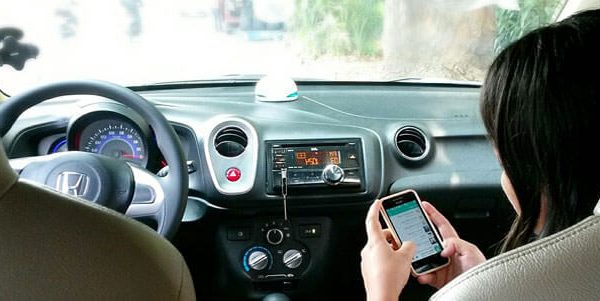 Is Smartphone Glass Coming to Your Car’s Windshield?