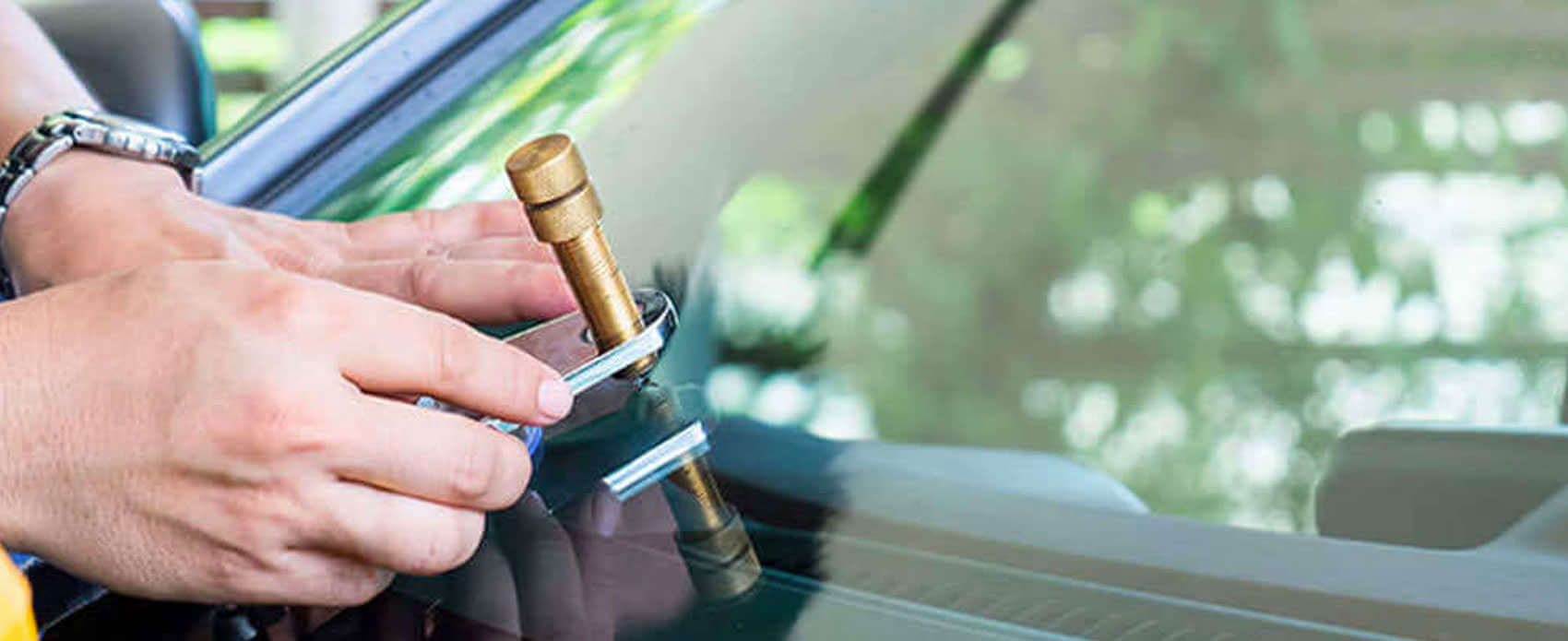 Don’t Ignore These Signs of Window Damage